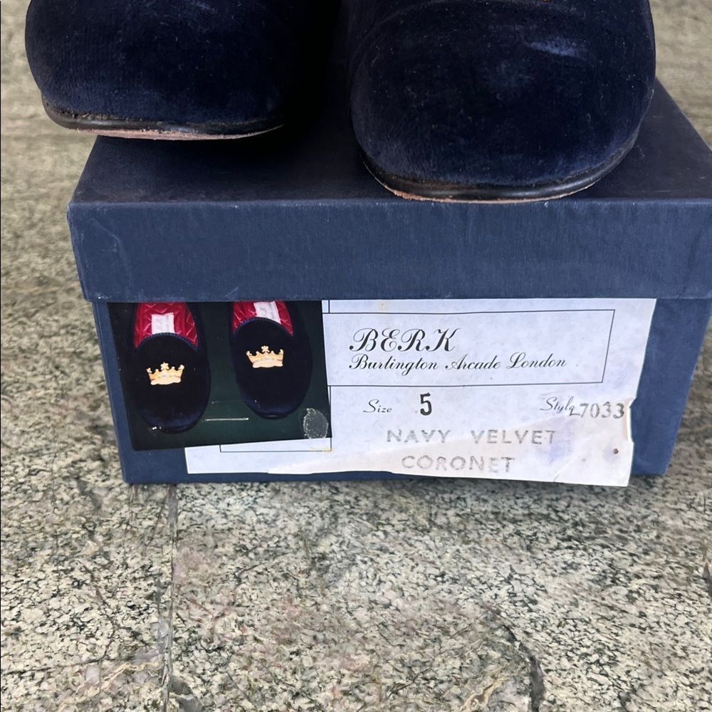 Vintage BERK Navy Velvet Loafers with Gold Embroidery 5 - Picture 4 of 7